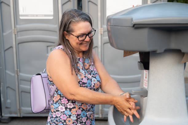 Best Luxury portable toilet rental  in Jefferson, OH